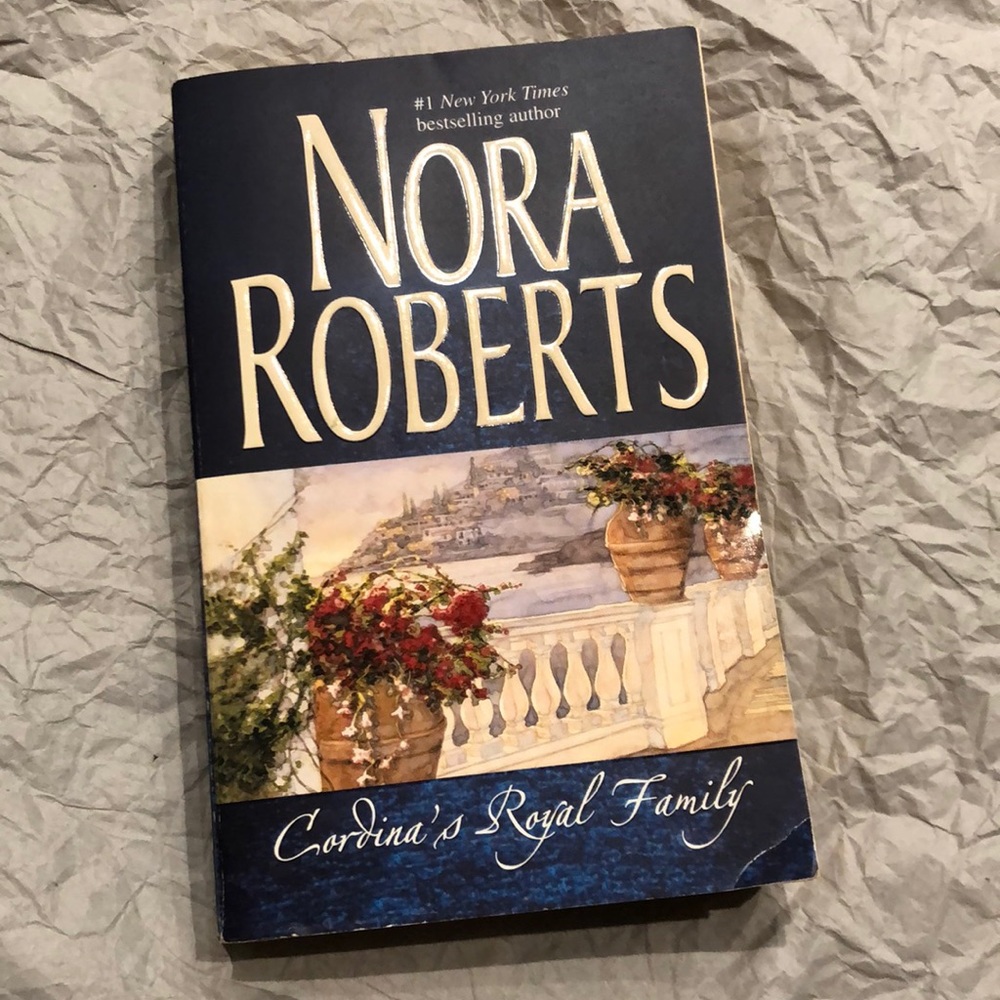 ⭐️5 for $15⭐️Cordina’s Royal Family by Nora Roberts | Book